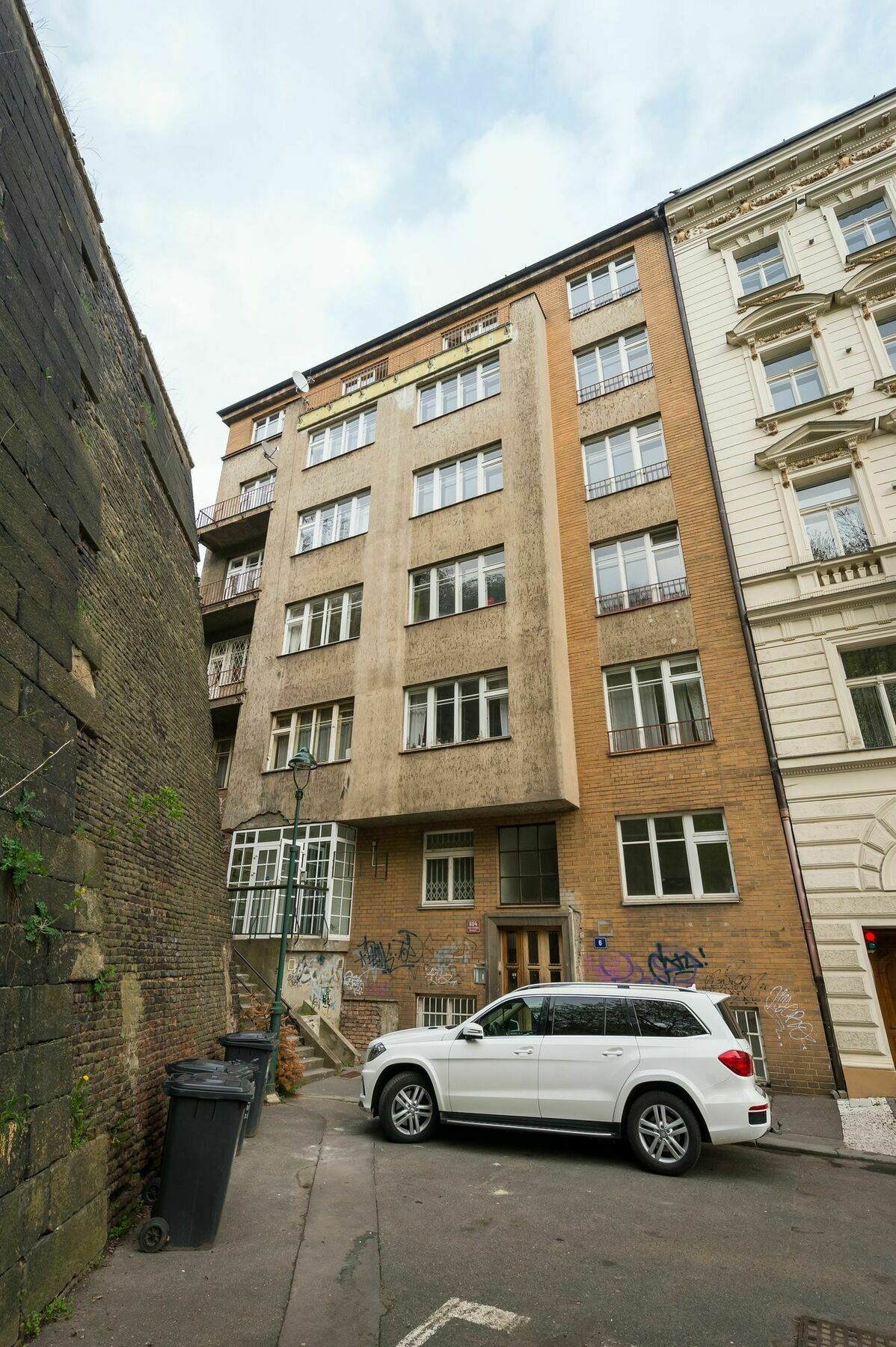 Empirent Petrin Park Apartments Prag Exteriör bild